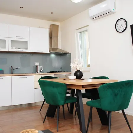 Apartments Draga * تروغير
