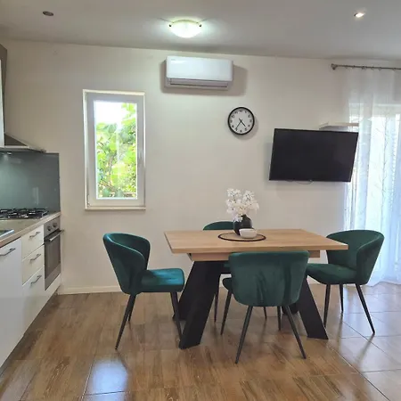 Apartments Draga *